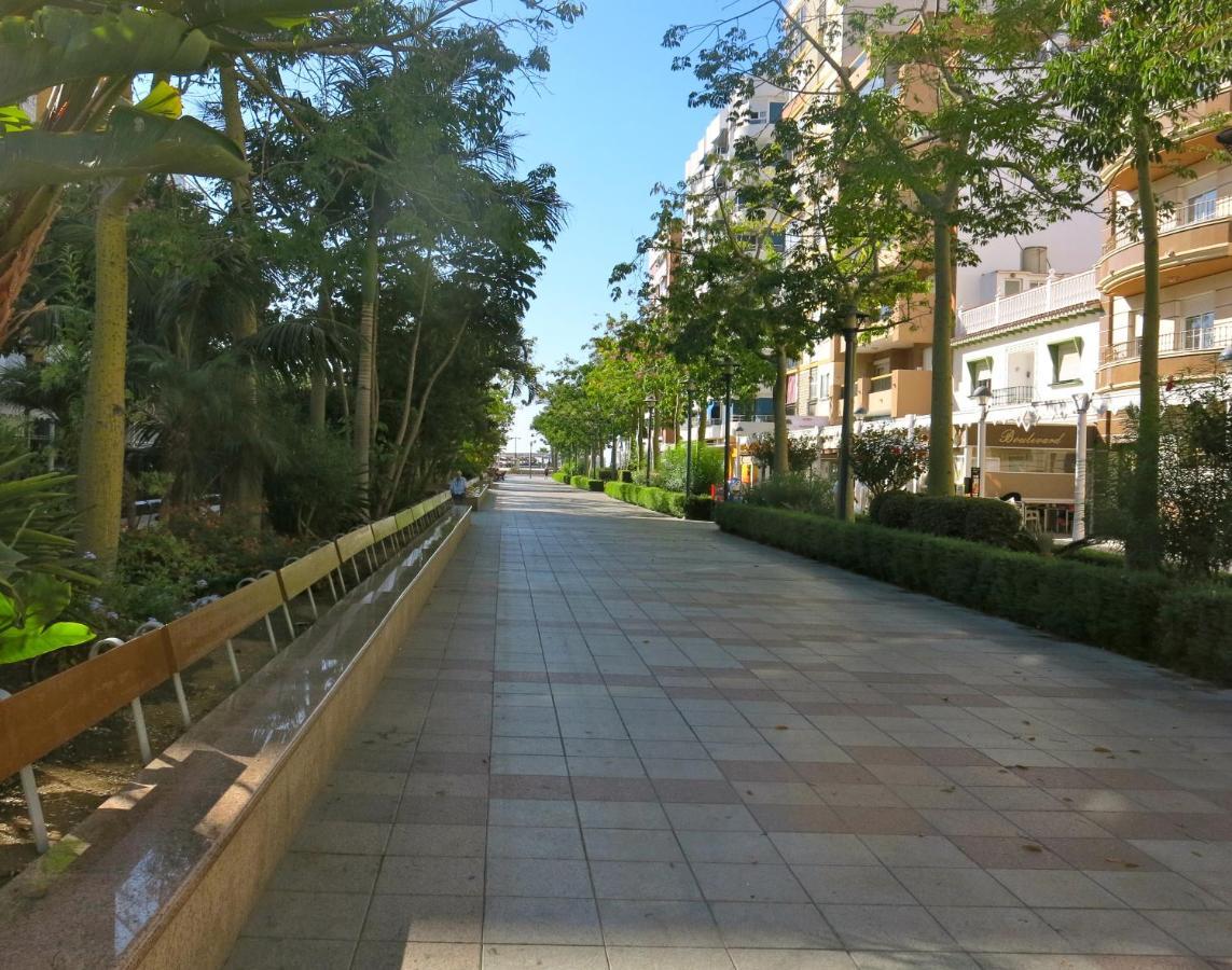 Oasis Junto Al Mar Torre Del Mar Exterior foto
